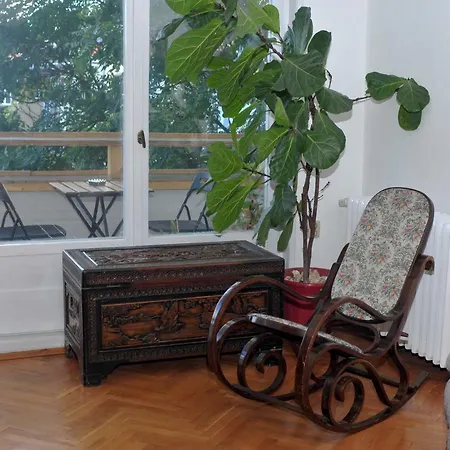 Best Location In Downtown Apartment